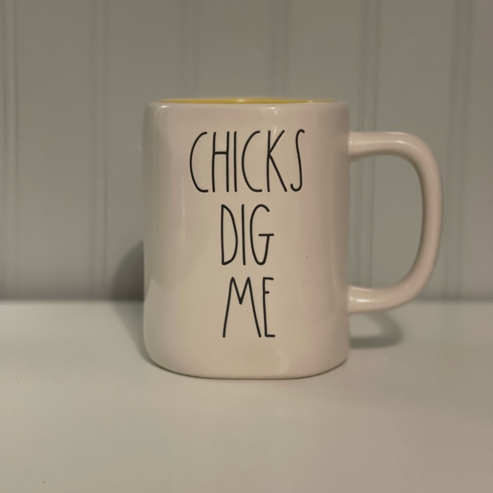 NWT Rae Dunn CHICKS DIG ME Mug!! 🐥🐥🐥🐥🐥🐥🐥🐥